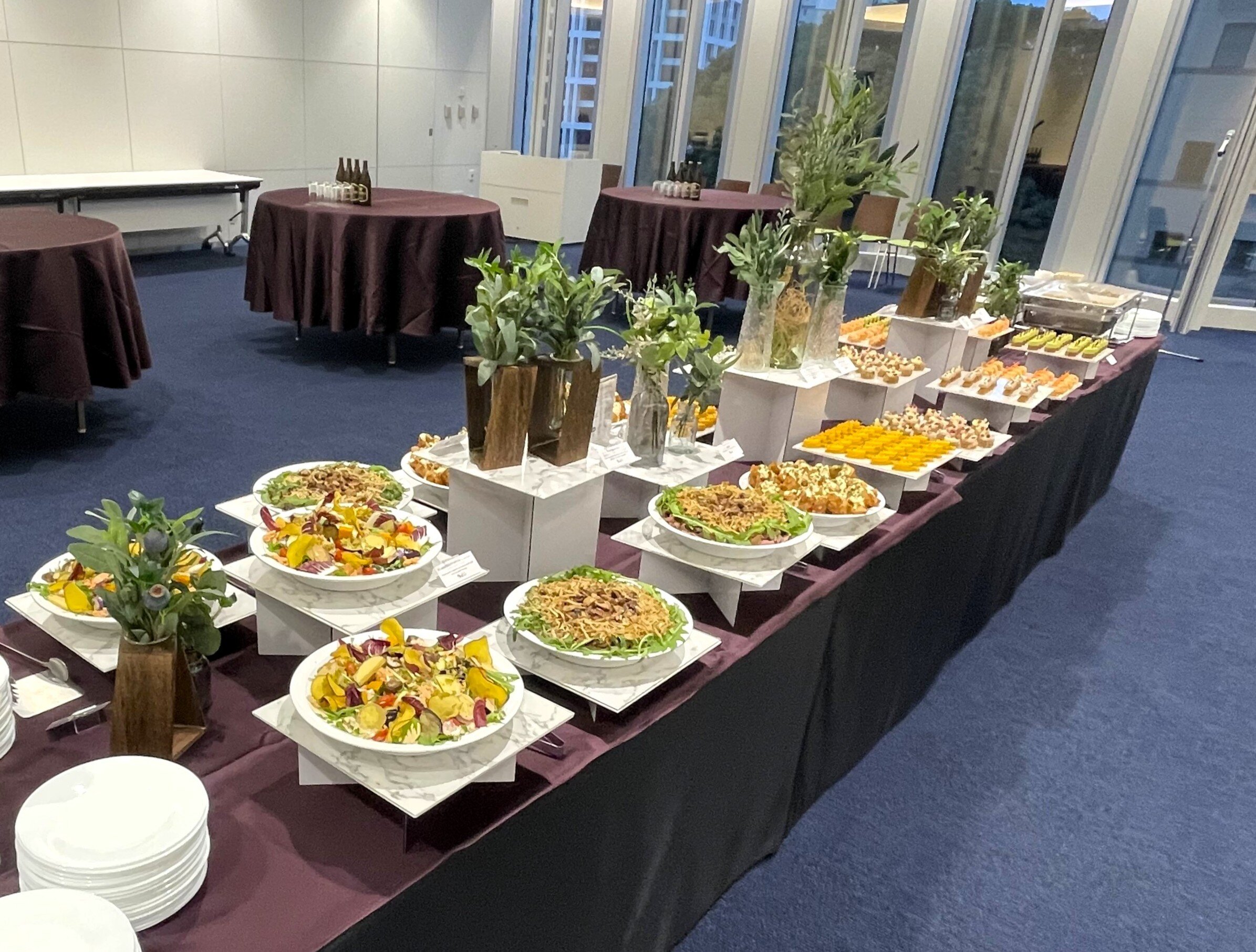 懇親会のお料理 ビュッフェテーブル